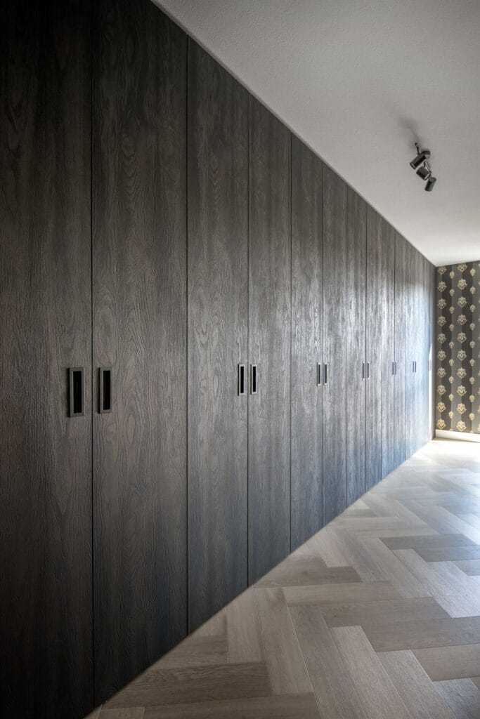 medium JPG Allure draaideurkast 1 683x1024 1